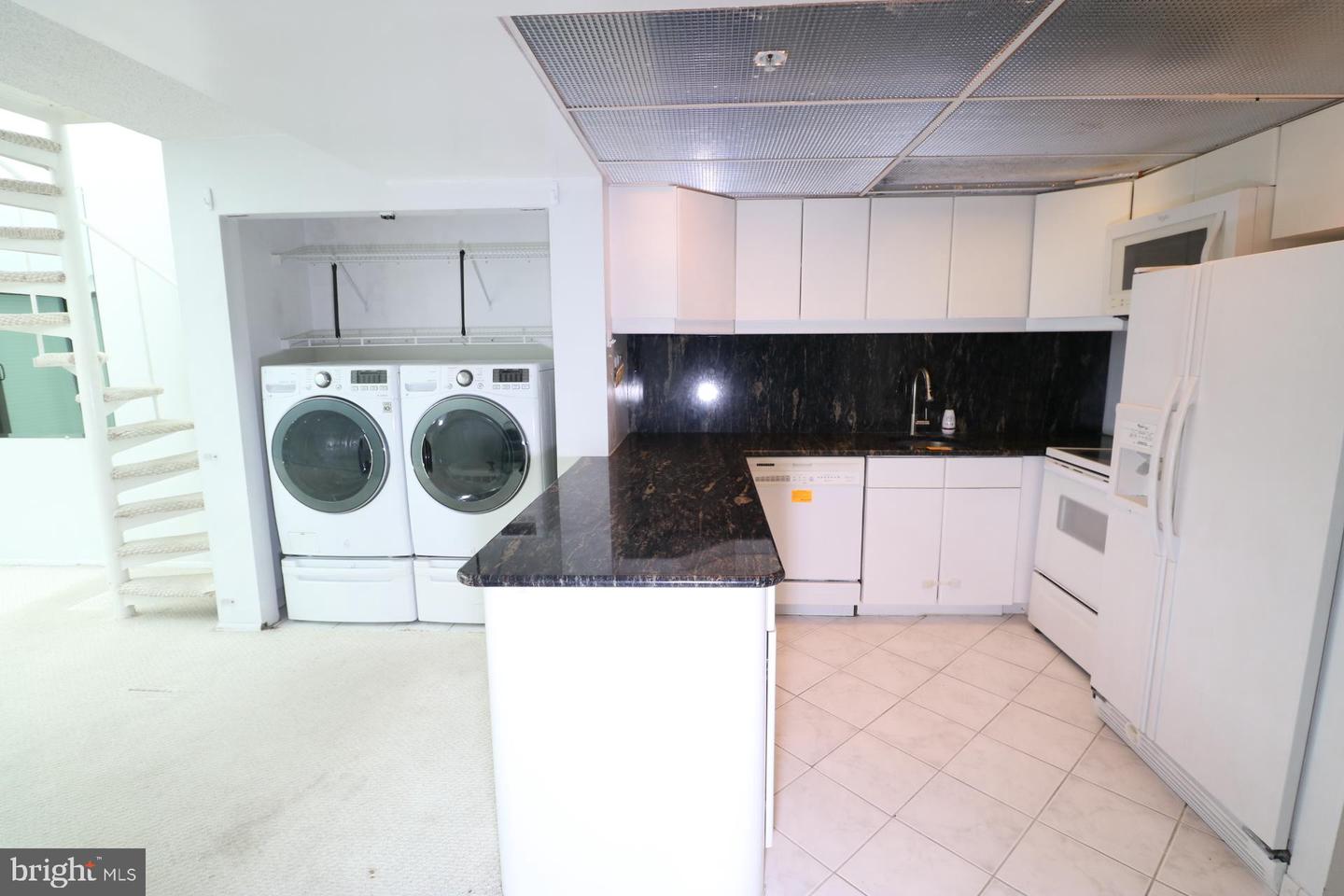 8203 Atlantic Ave #ph8 Property Photo 23