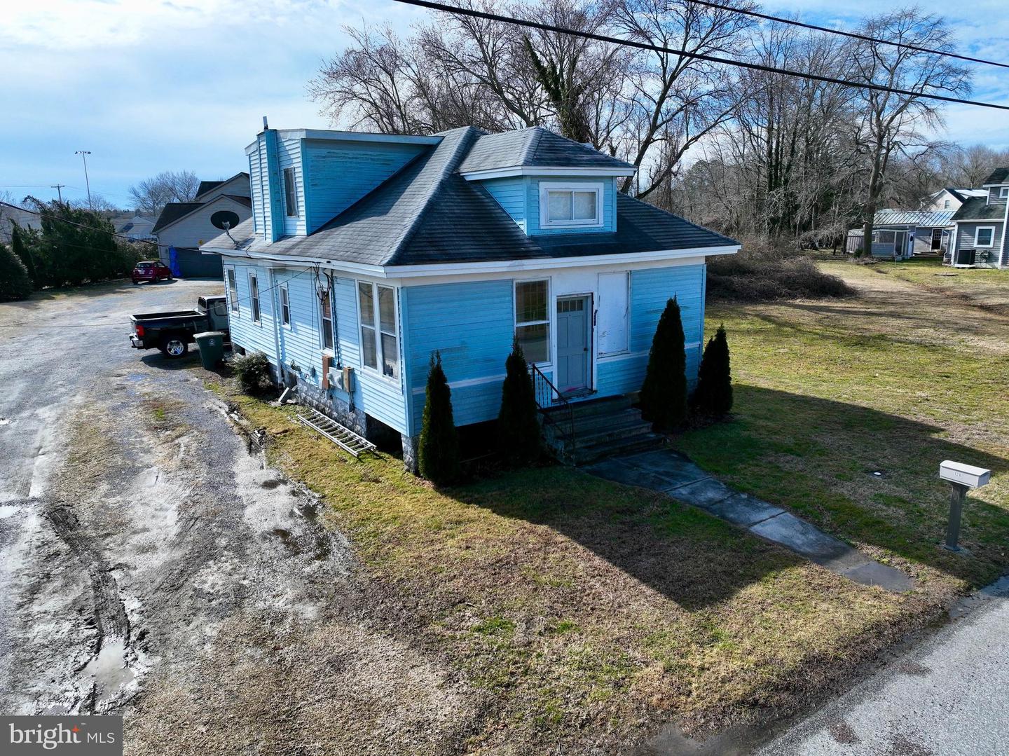128 Branch St Property Photo 2