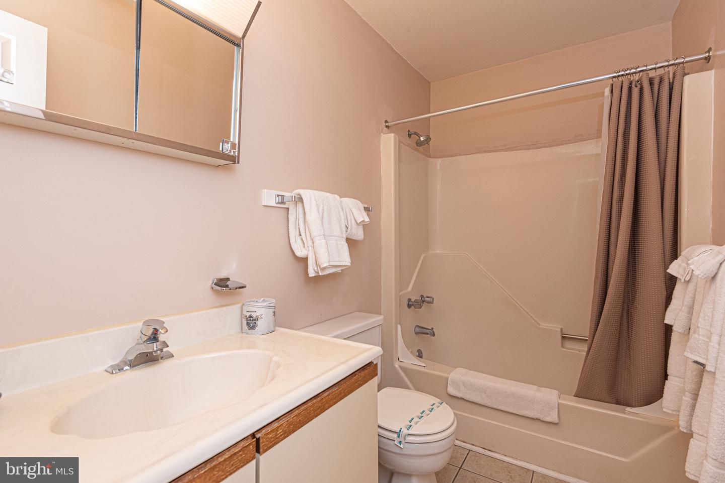 14409 Lighthouse Ave #8 Property Photo 8