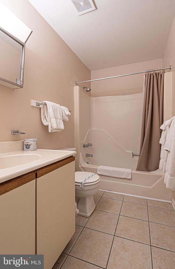 14409 Lighthouse Ave #8 Property Photo 9