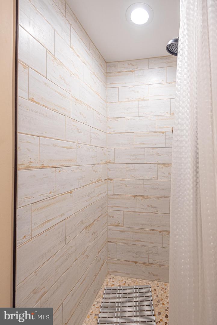 403 14th St #13 Property Photo 39