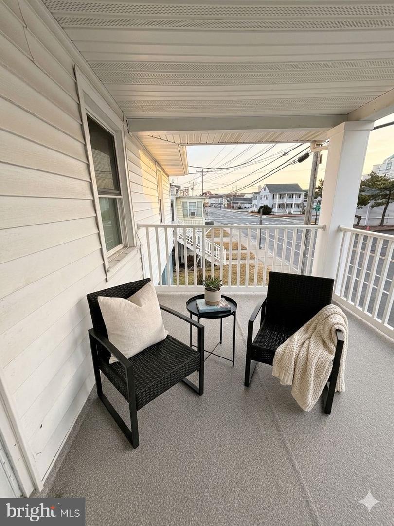 1407 N Saint Louis Ave #5 Property Photo 2