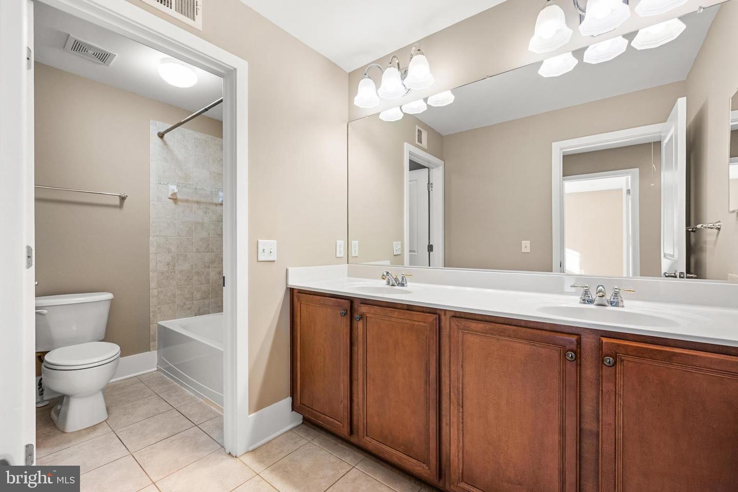 11468 Maid At Arms Ln Property Photo 22