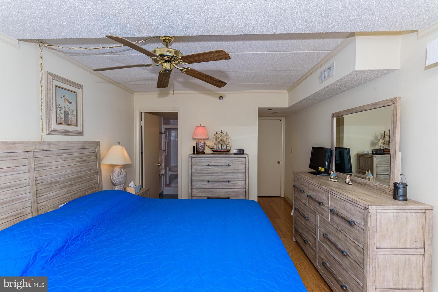 5 77th St #204 Property Photo 10