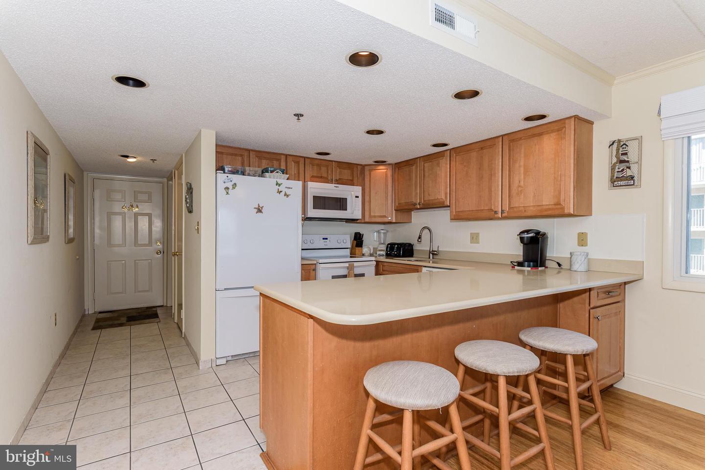 5 77th St #204 Property Photo 15