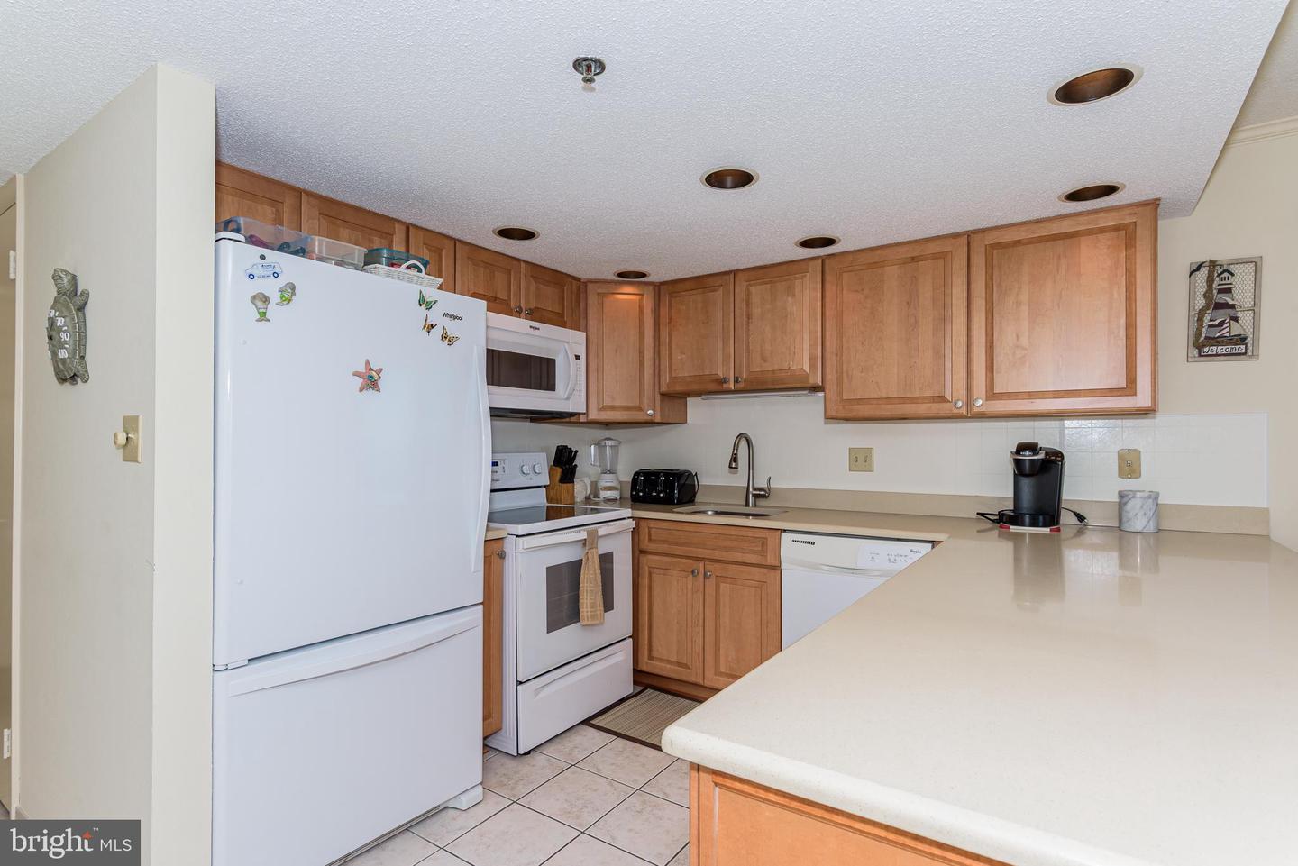 5 77th St #204 Property Photo 16