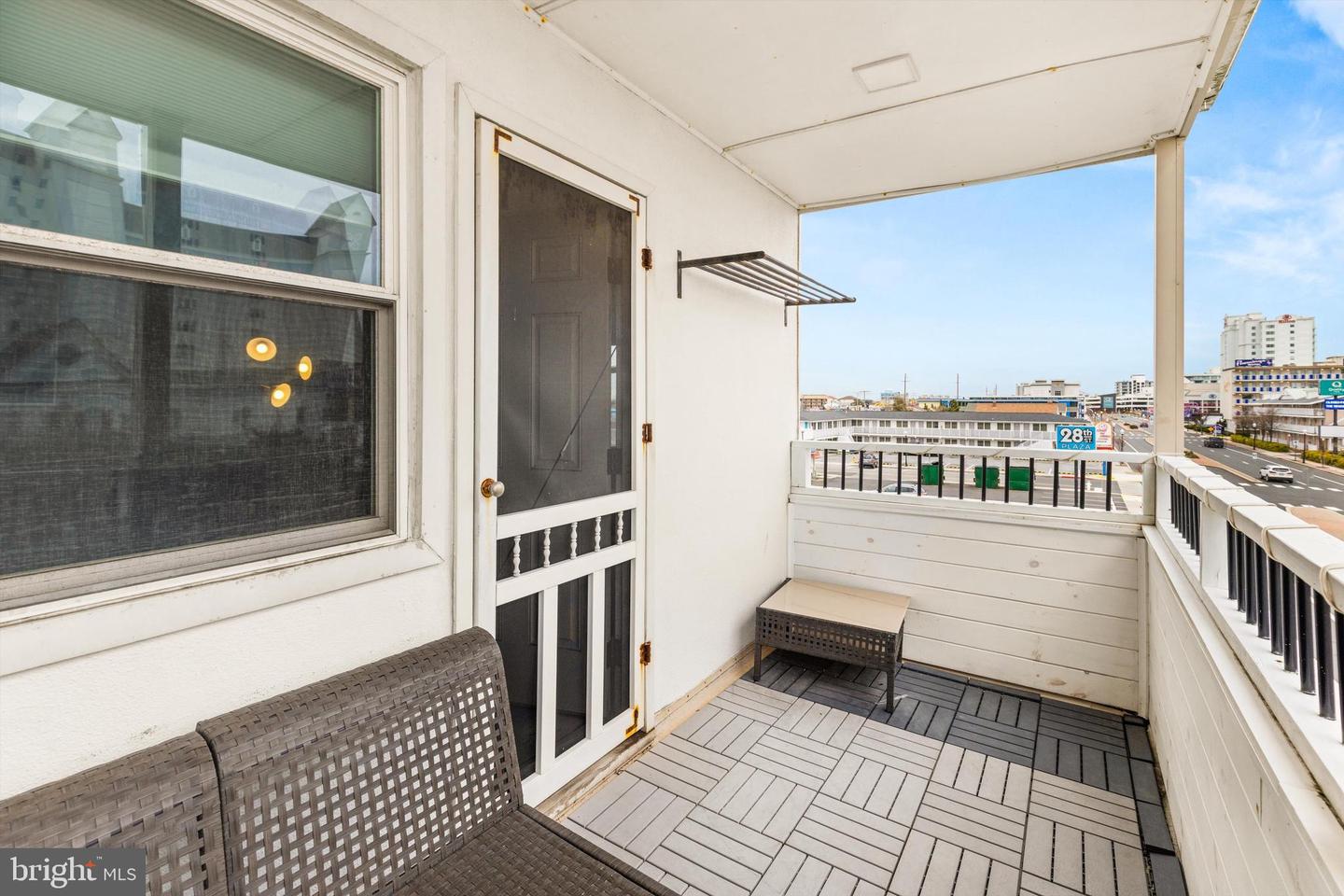 2801 N Baltimore Ave #309 Holiday Plaza Property Photo 18
