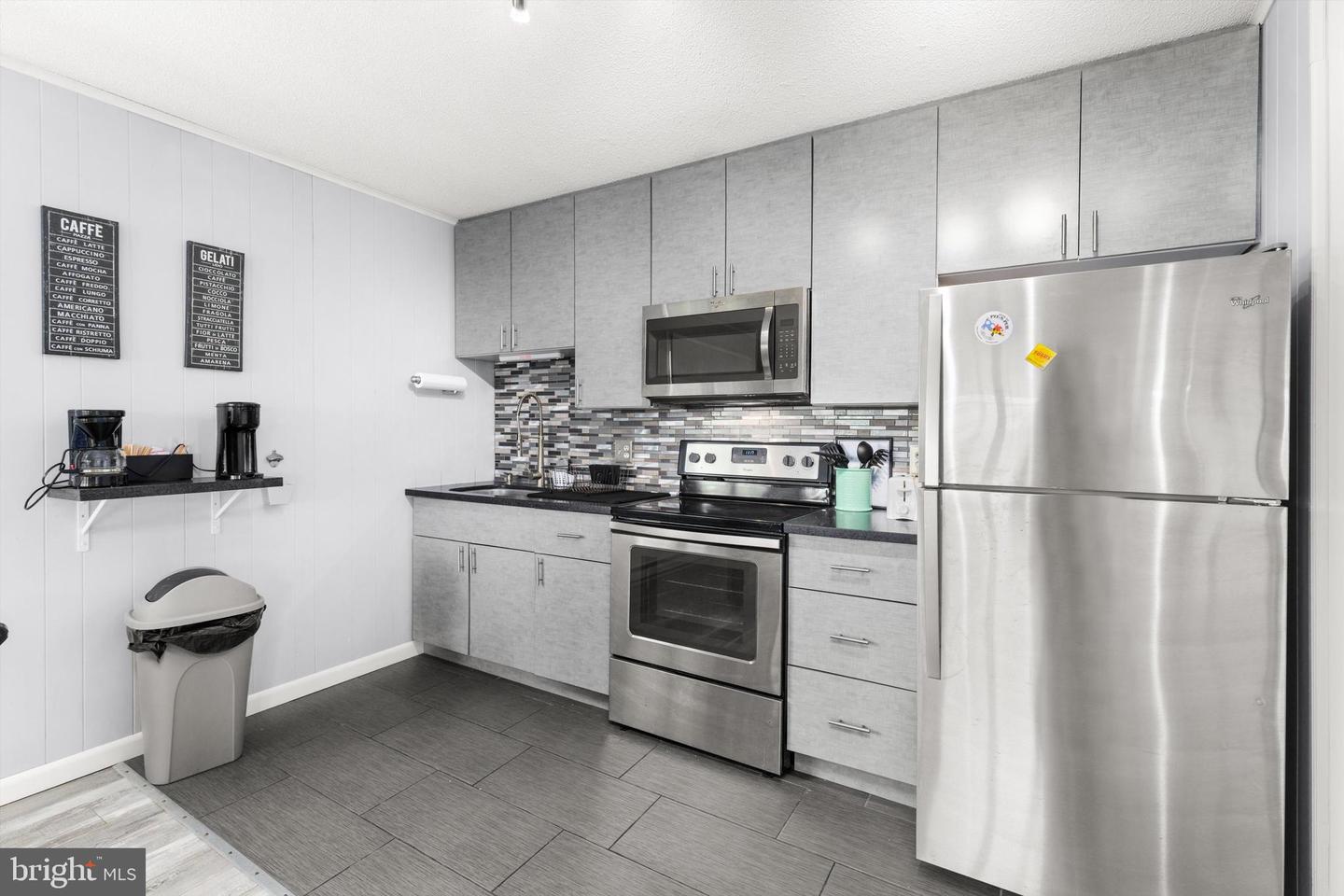 2801 N Baltimore Ave #309 Holiday Plaza Property Photo 25