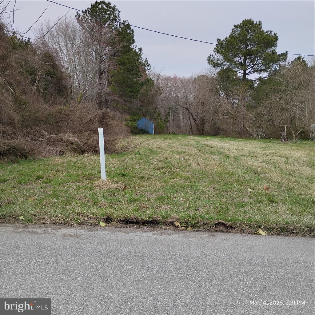 114 Railroad Ave Property Photo 2
