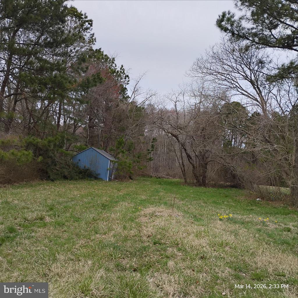 114 Railroad Ave Property Photo 3