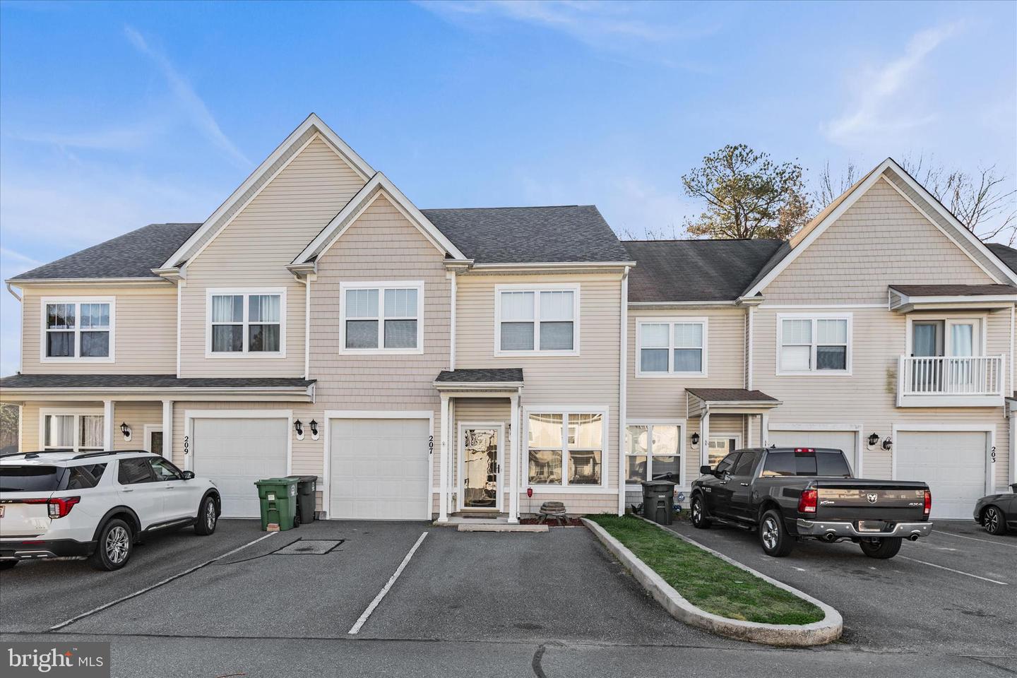 207 INTREPID LN #1102