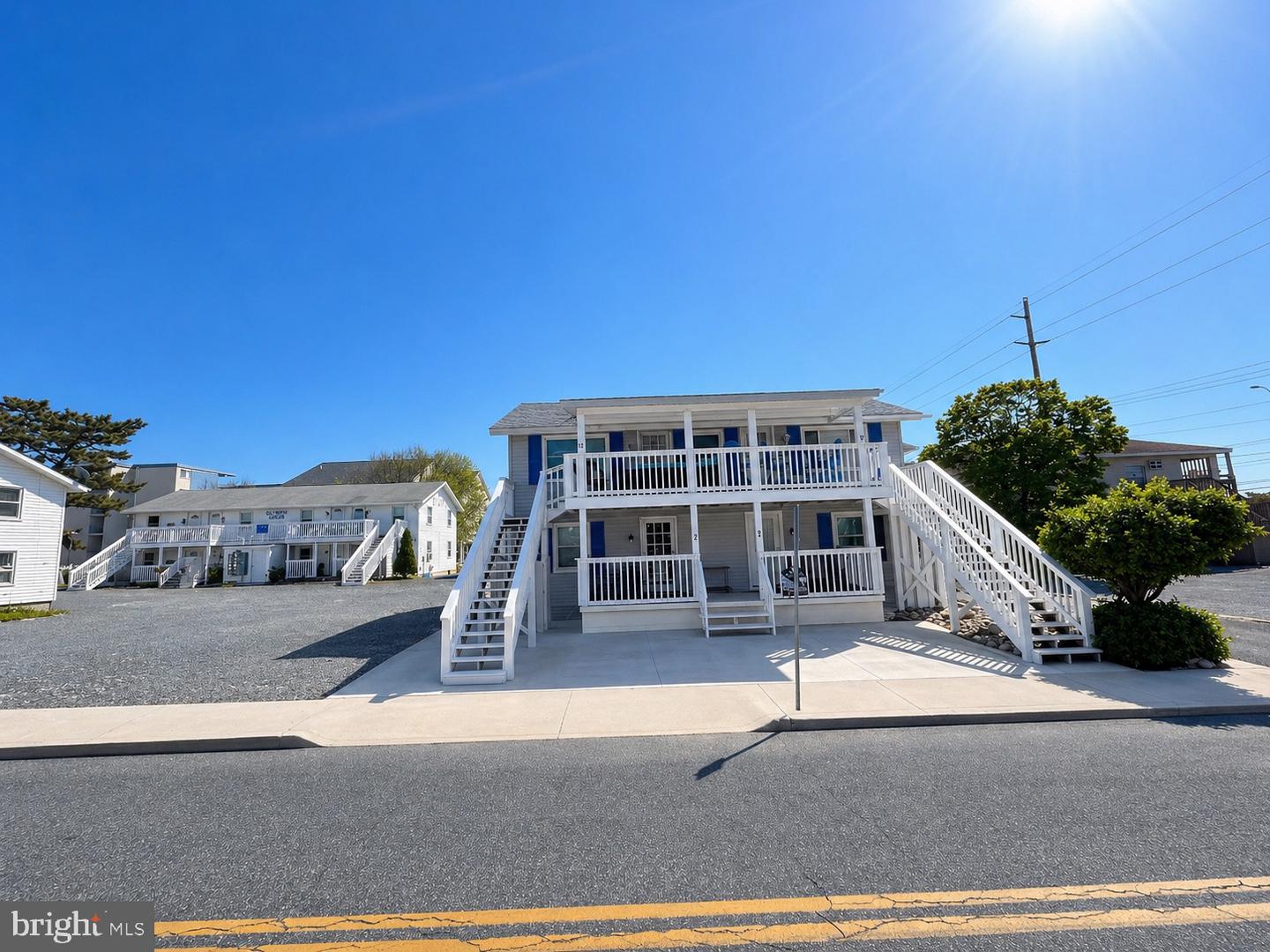 17 40TH ST #C Property Photo 1
