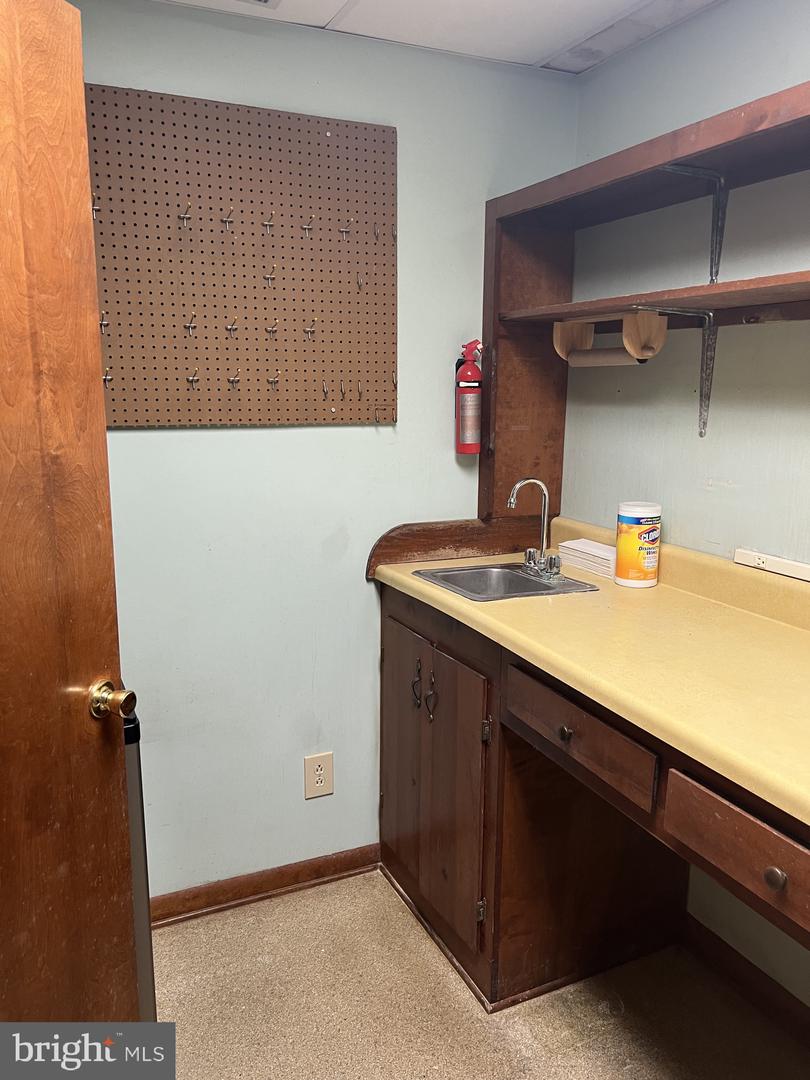 109 Vine St #b Property Photo 12