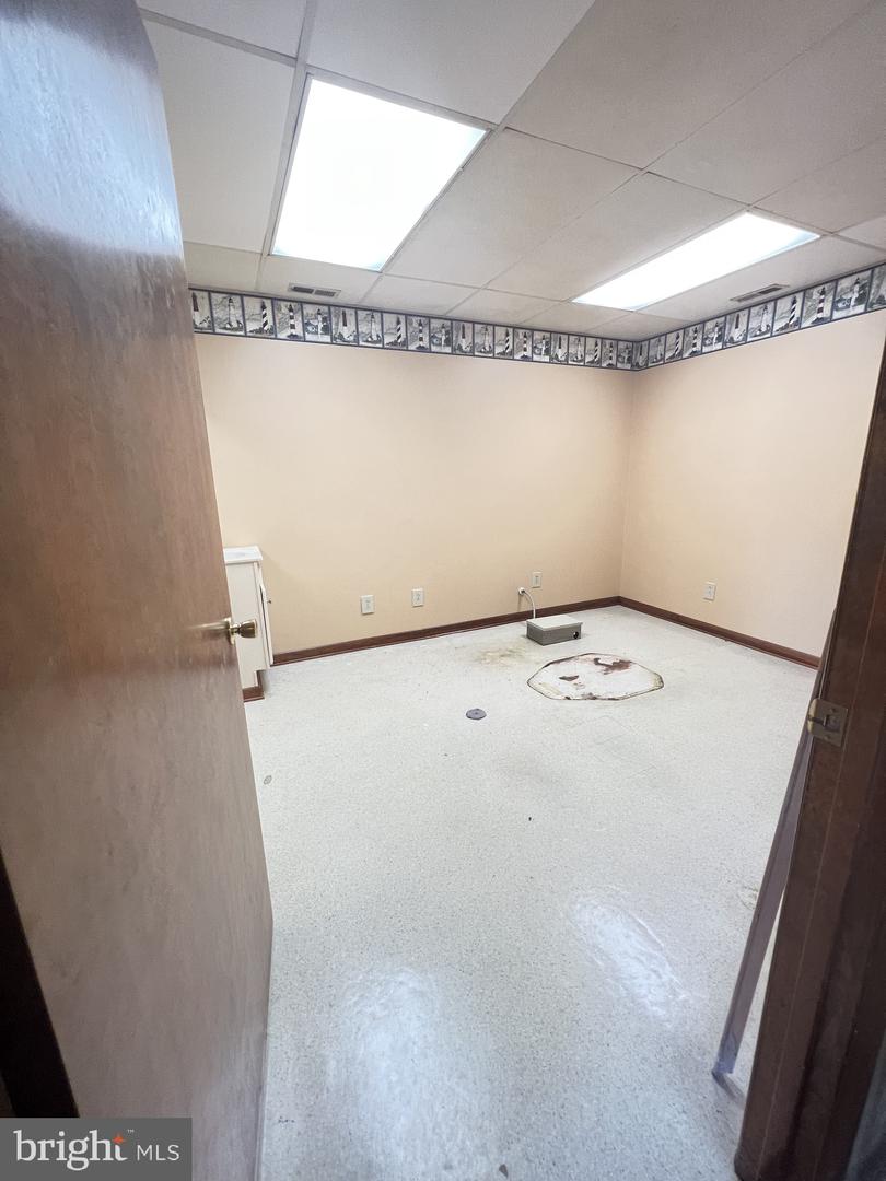 109 Vine St #b Property Photo 14