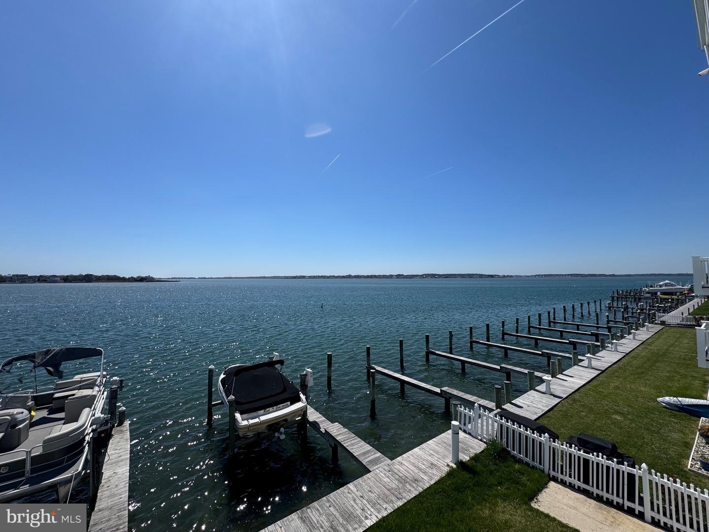421 Bayshore Dr #202 Property Photo 4