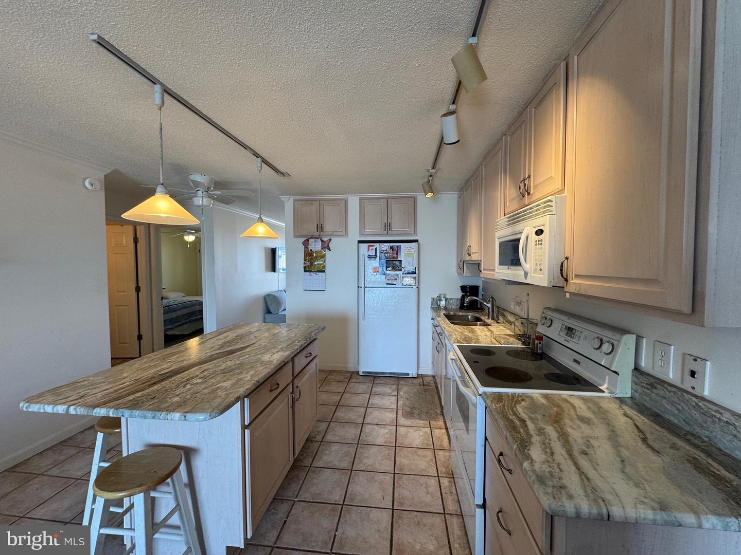 421 Bayshore Dr #202 Property Photo 7