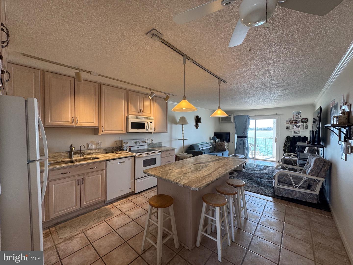421 Bayshore Dr #202 Property Photo 8