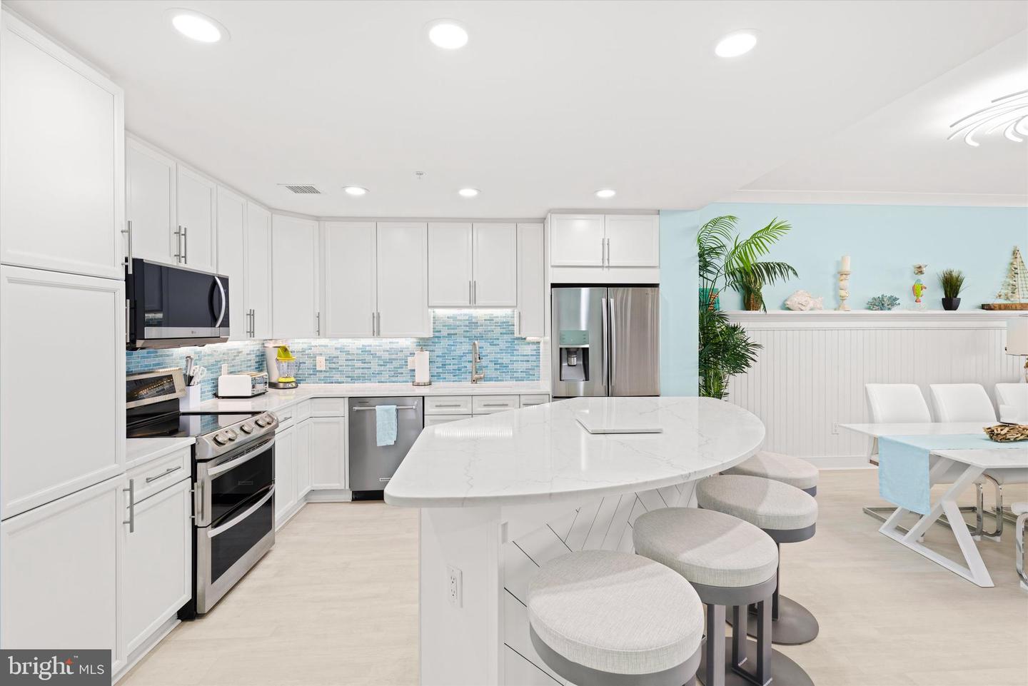 2 48th St #1002 Gateway Grand Property Photo 6