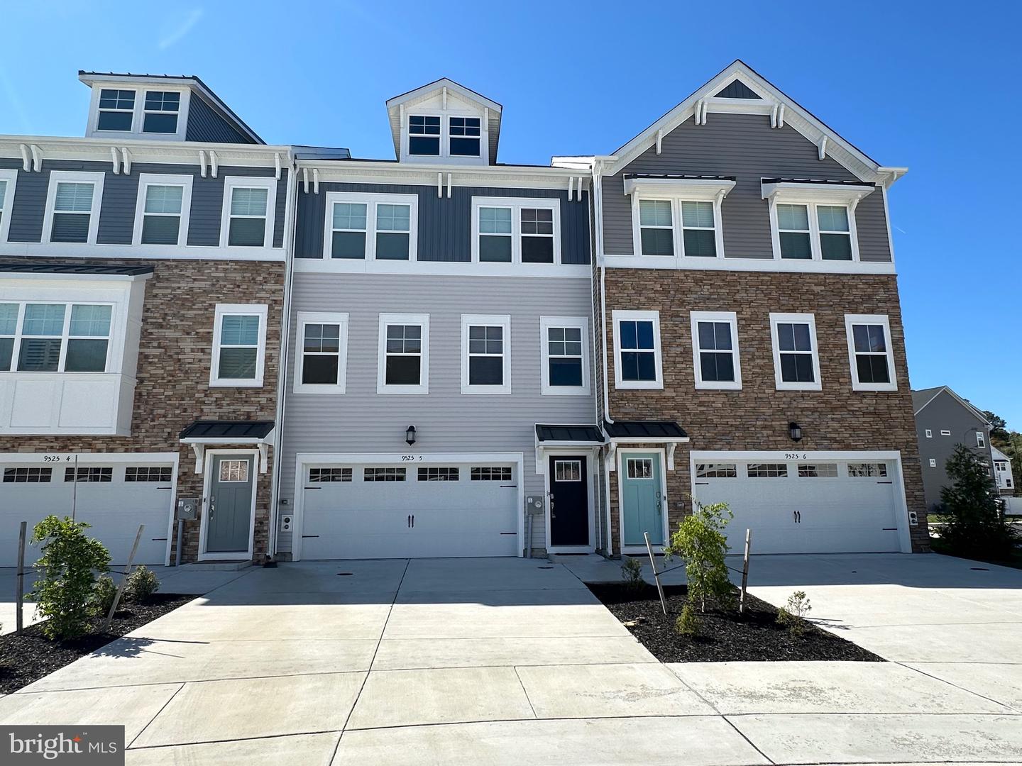 9525 Seascape Ln #5 Property Photo 1