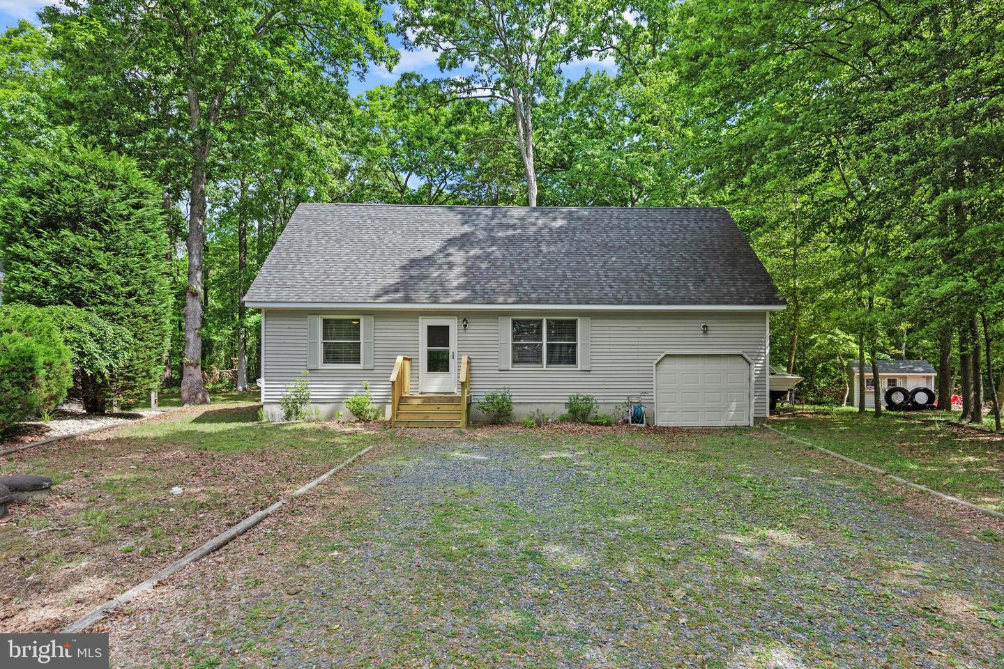 6 FLEET CT Property Photo 1