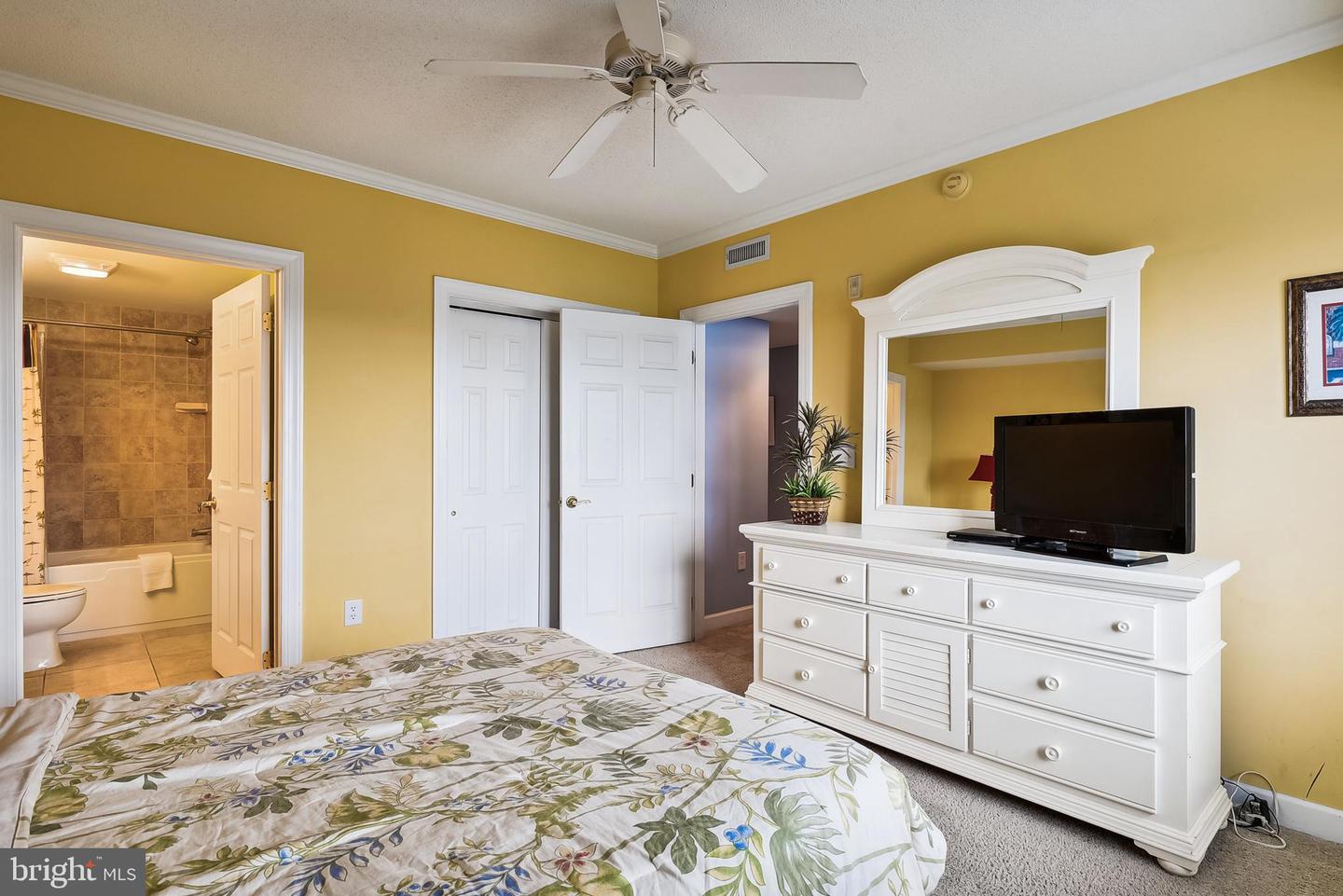 111 76th St #304 Property Photo 19