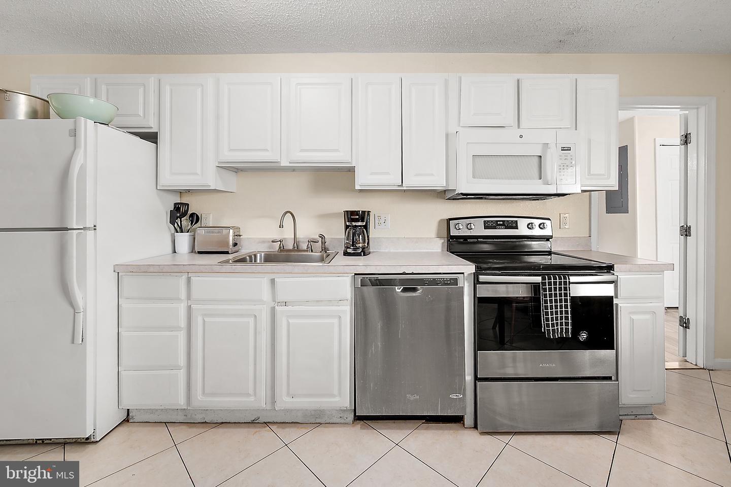 207 8th St #203e Property Photo 13