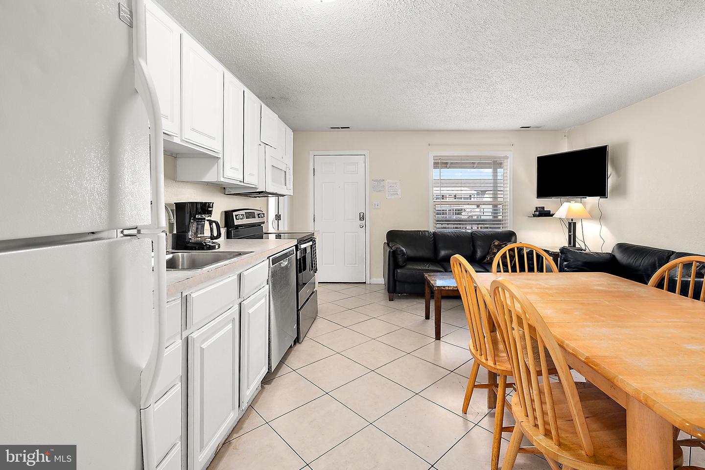 207 8th St #203e Property Photo 19