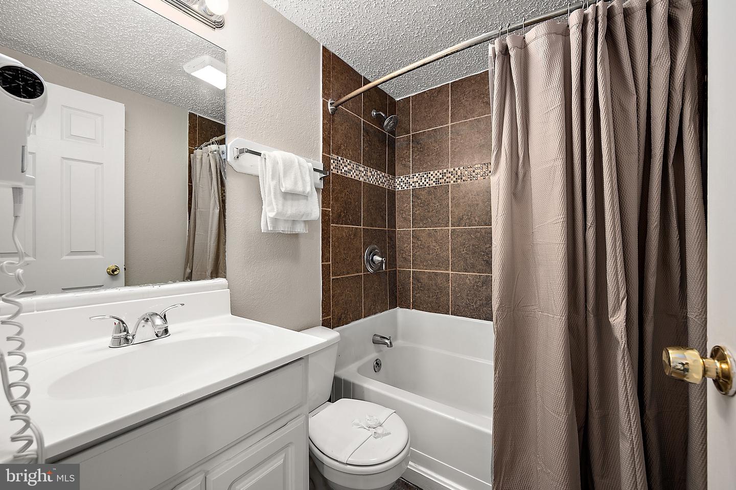 207 8th St #203e Property Photo 20