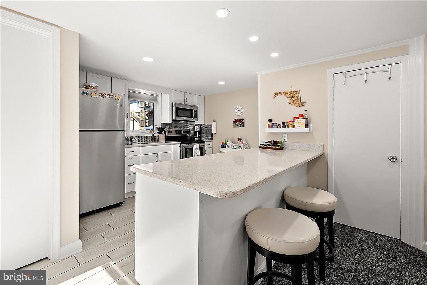 5 73rd St Property Photo 12
