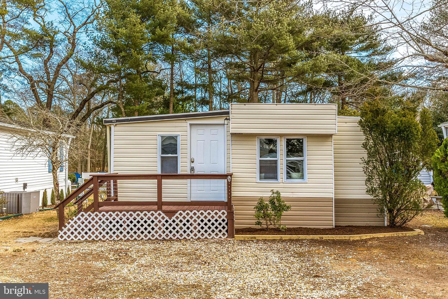126 SKIPJACK CIR Property Photo 1