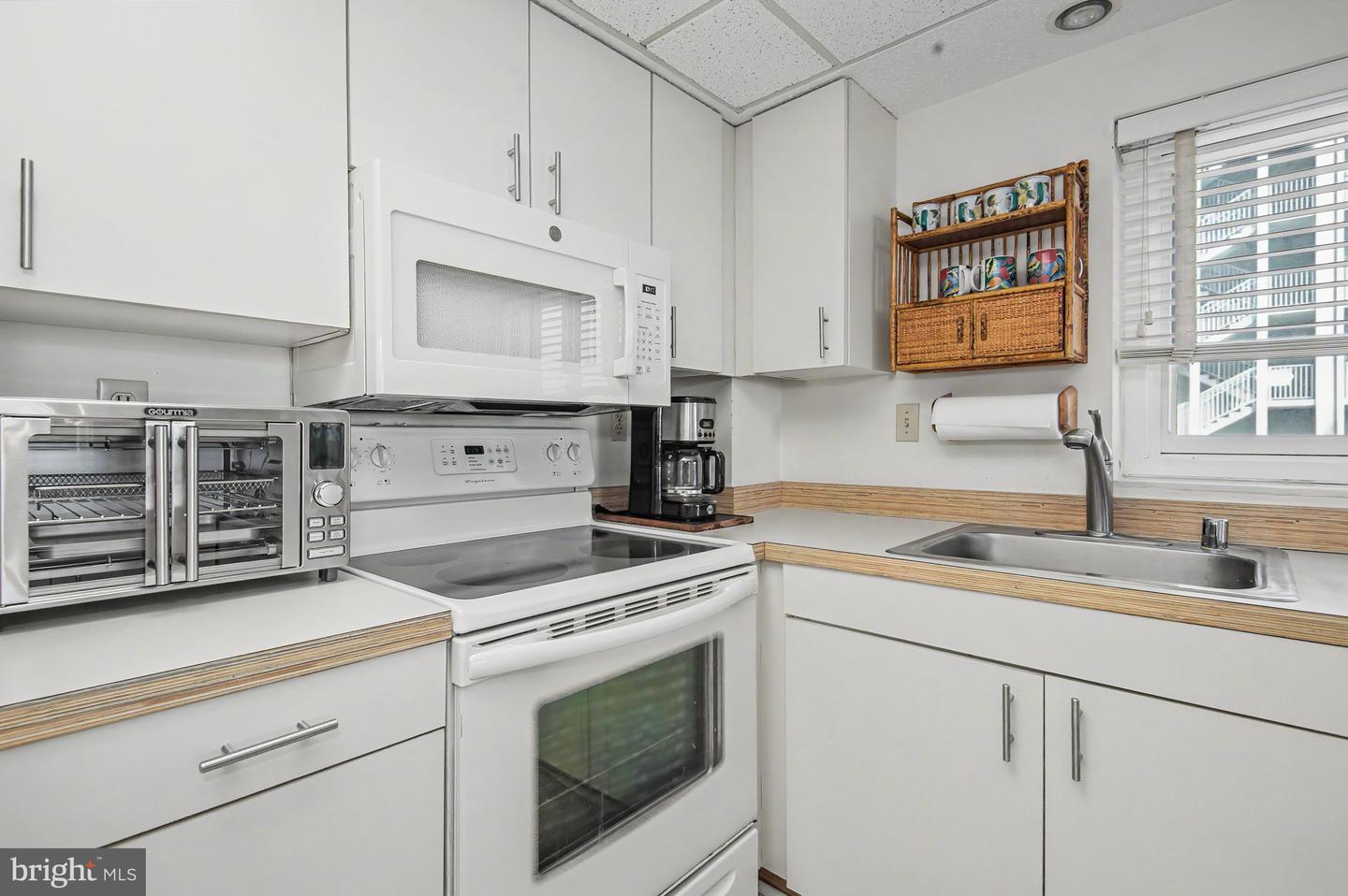 1 142nd St #a106 Property Photo 6