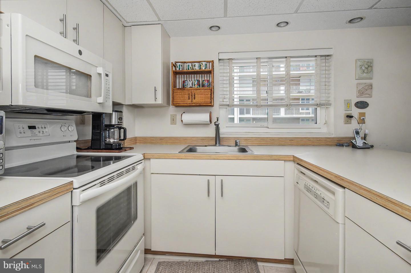 1 142nd St #a106 Property Photo 8