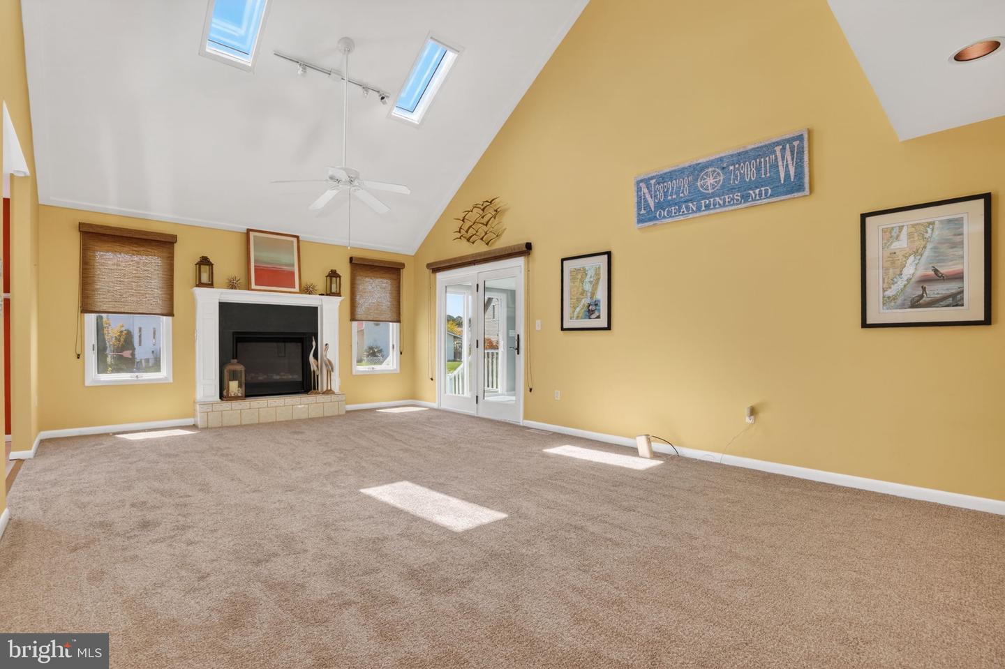 6 Heron Isle Ct Property Photo 7