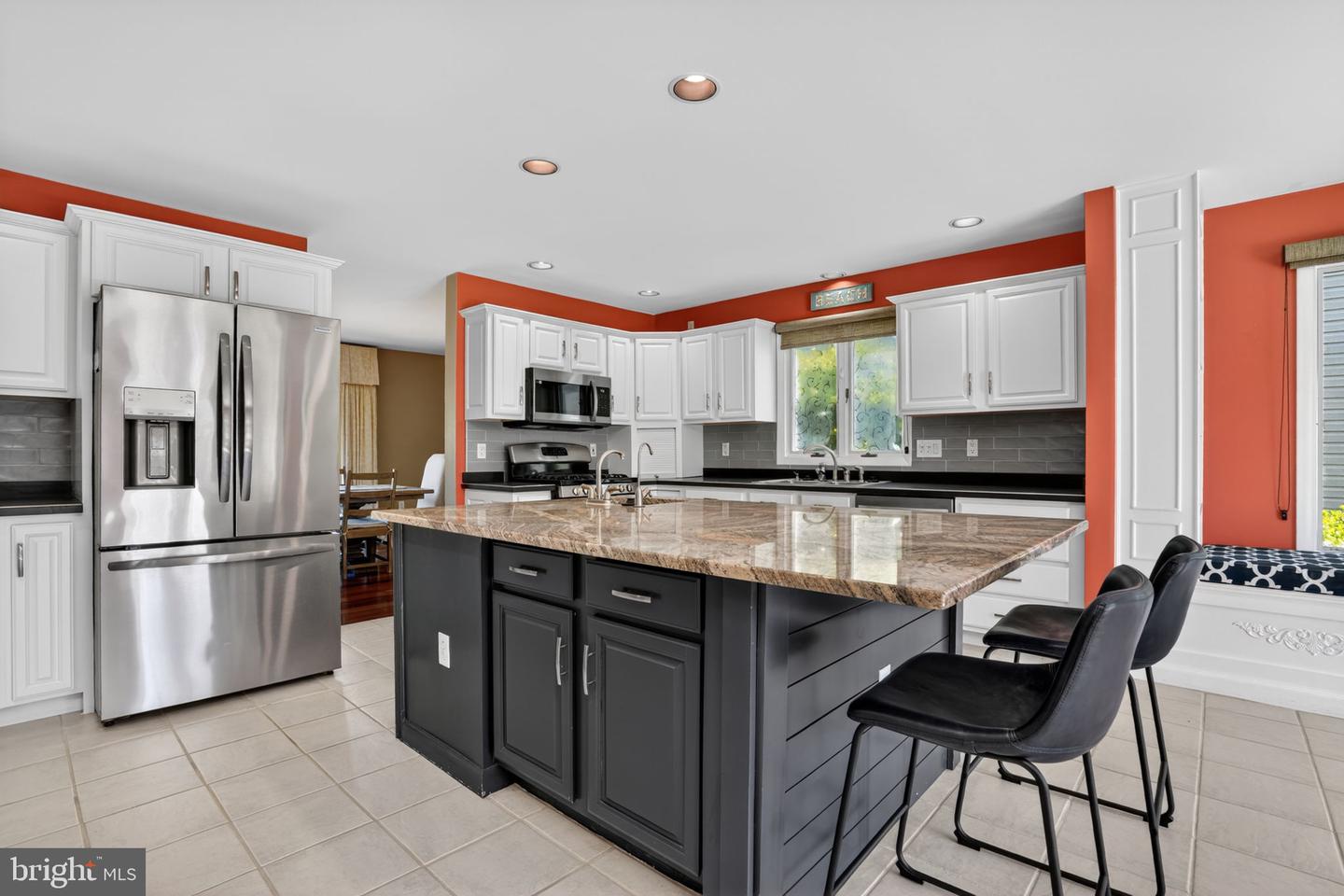6 Heron Isle Ct Property Photo 8
