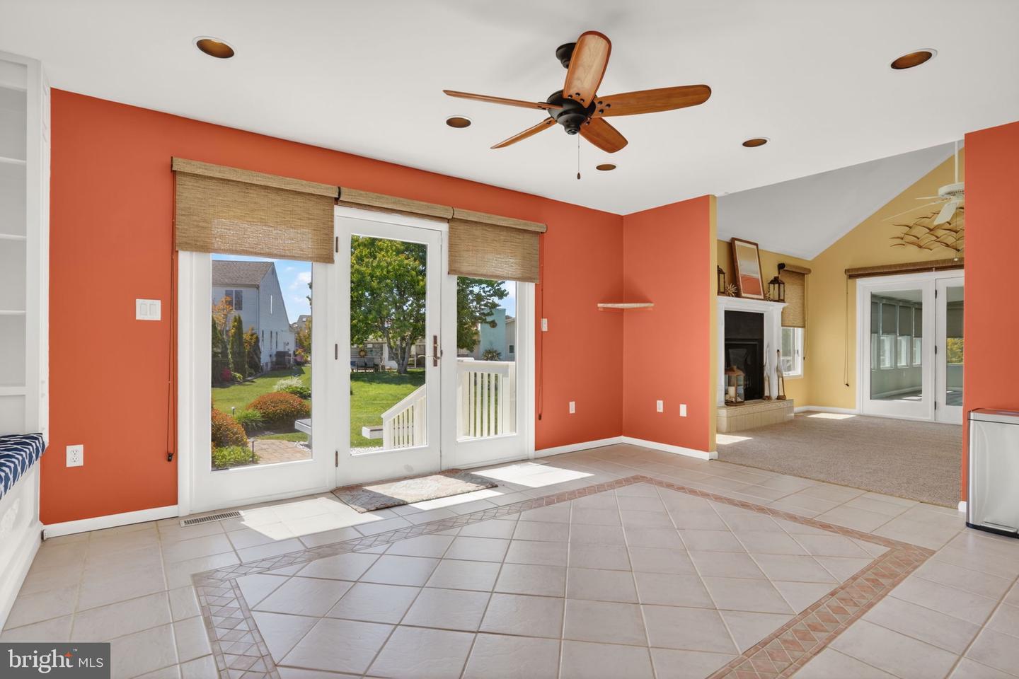 6 Heron Isle Ct Property Photo 9