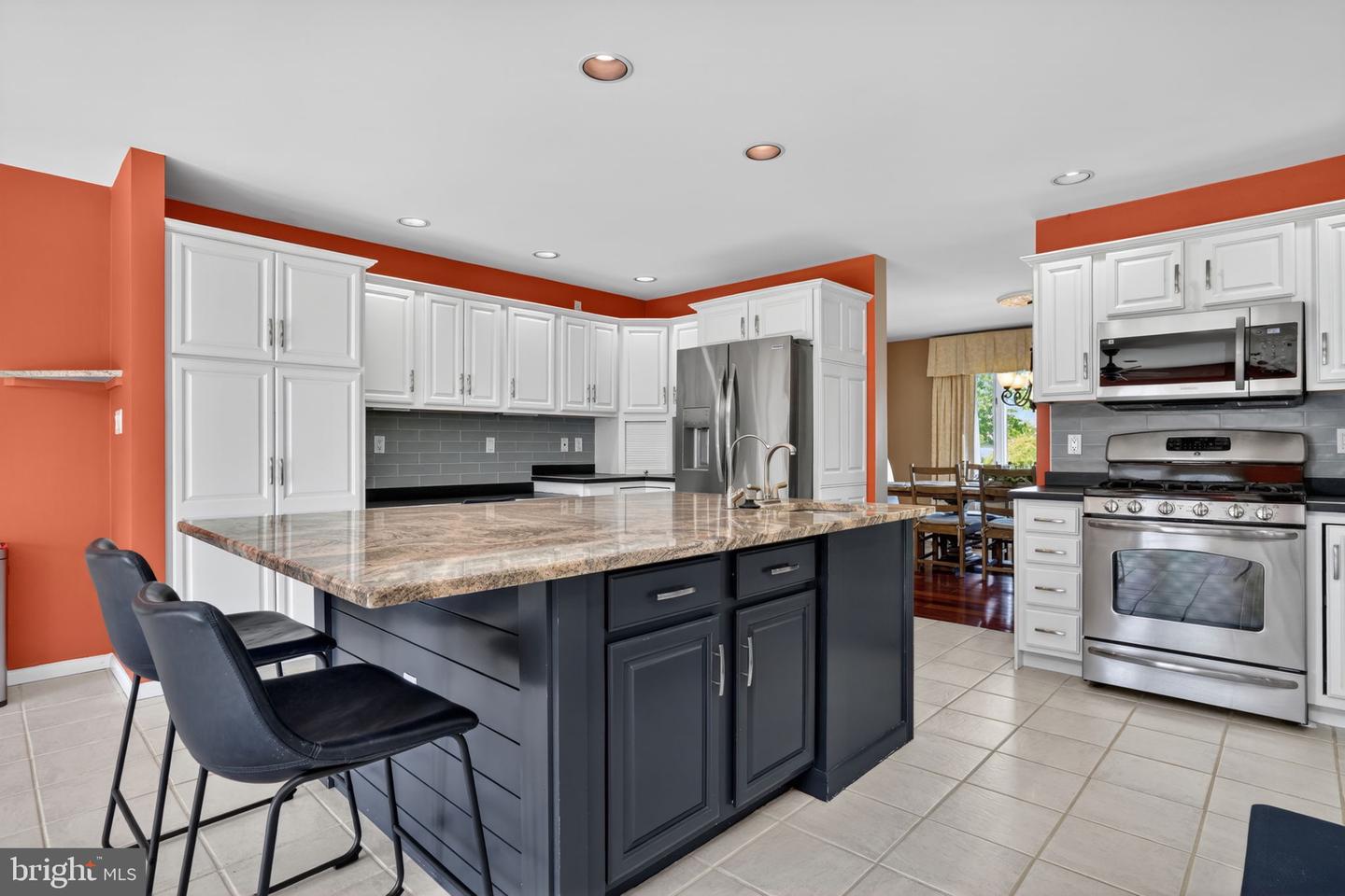 6 Heron Isle Ct Property Photo 13