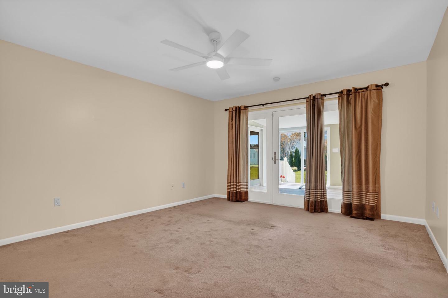 6 Heron Isle Ct Property Photo 18