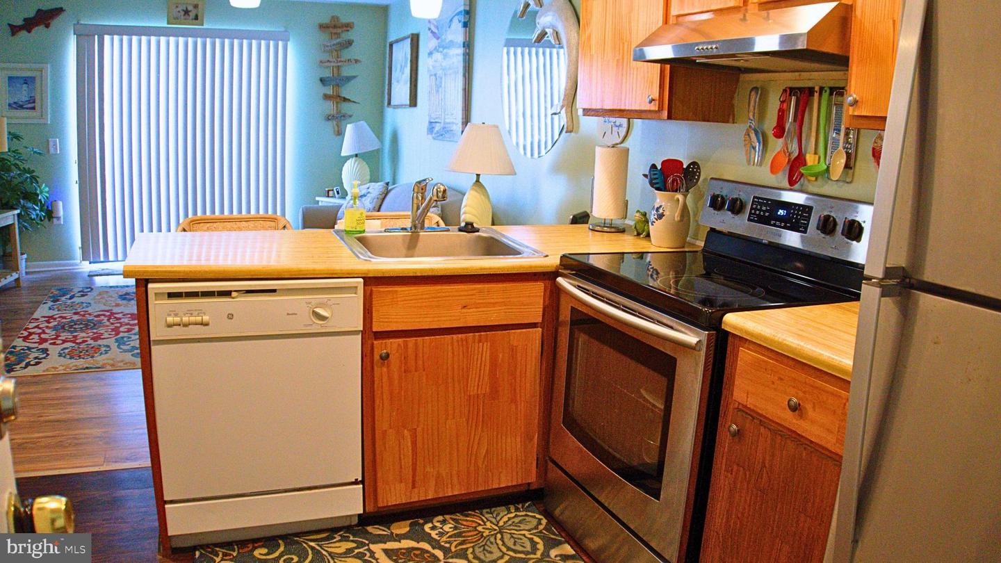 101 123rd St #374c Property Photo 6