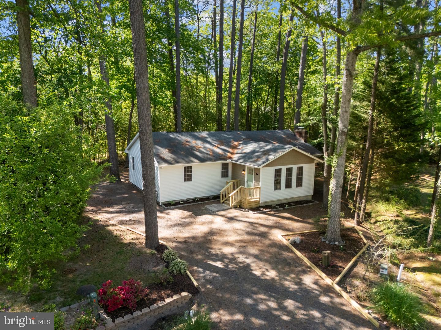 9 YEOMAN CT Property Photo 1