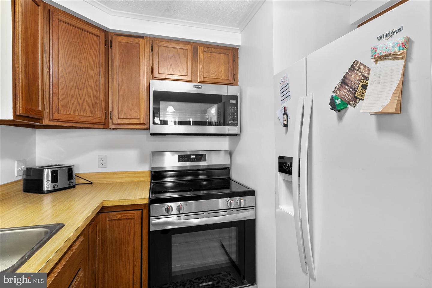 17 143rd St #202 Property Photo 14
