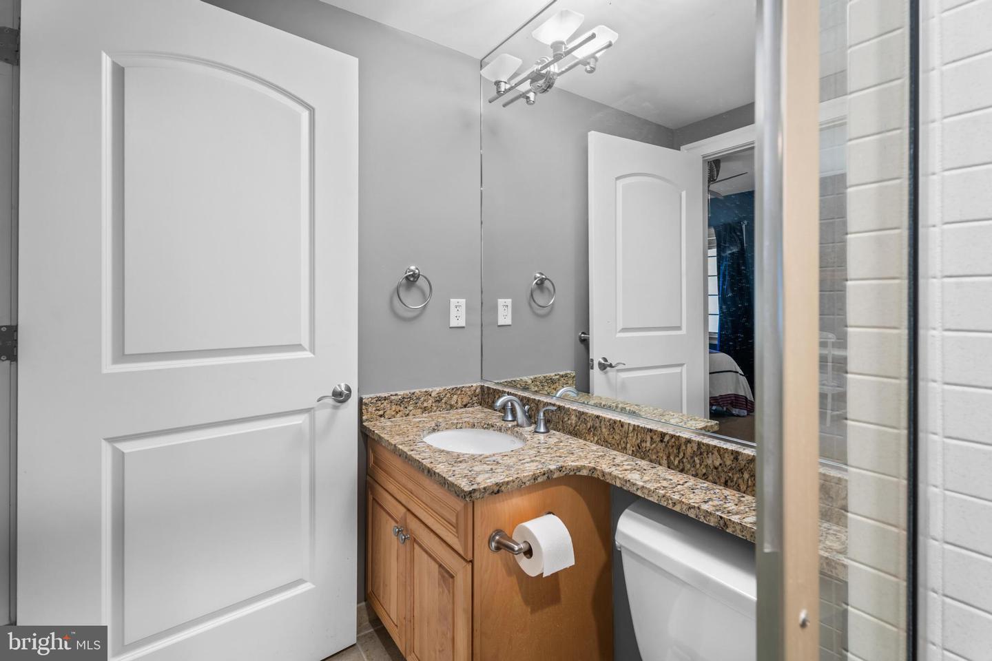 301 14th St #207 Property Photo 48