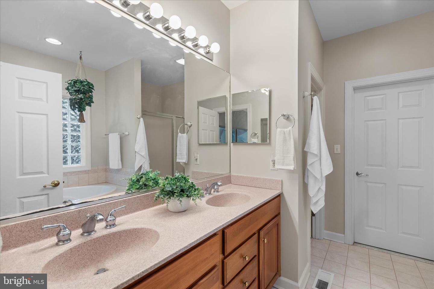11 Burr Hill Dr Property Photo 31