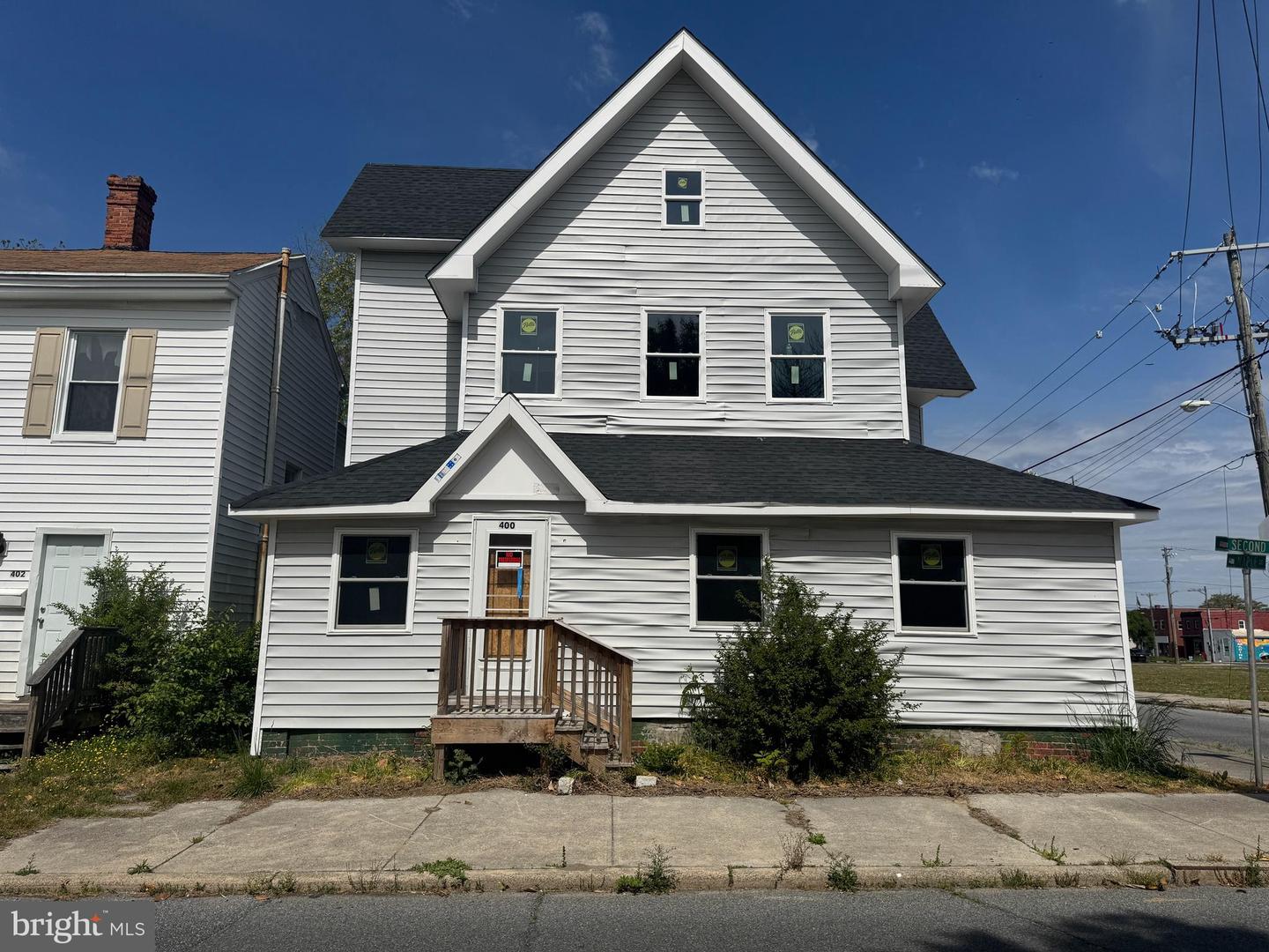 400 2nd St Property Photo 1