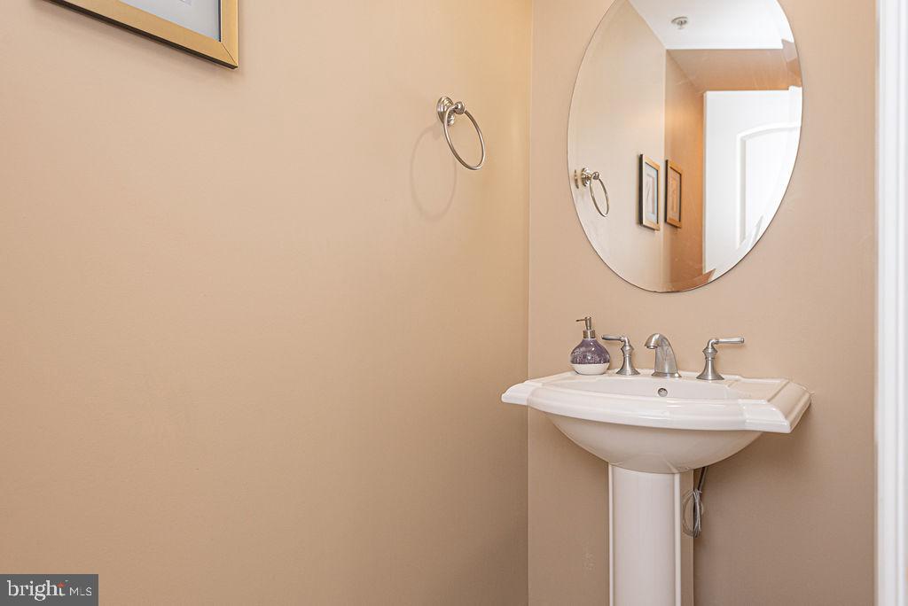 301 14th St #205 Property Photo 40