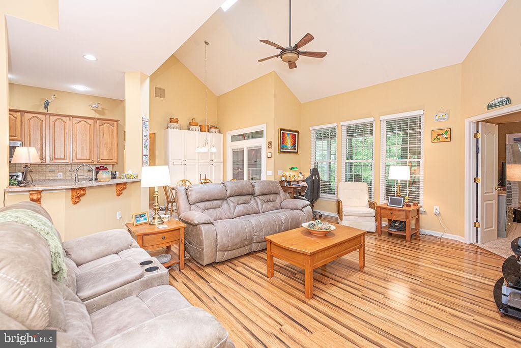 7 Long Point Ct Property Photo 6