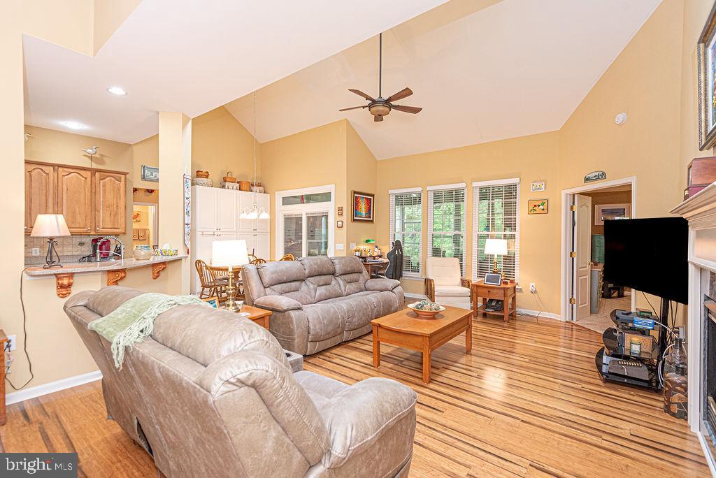 7 Long Point Ct Property Photo 7