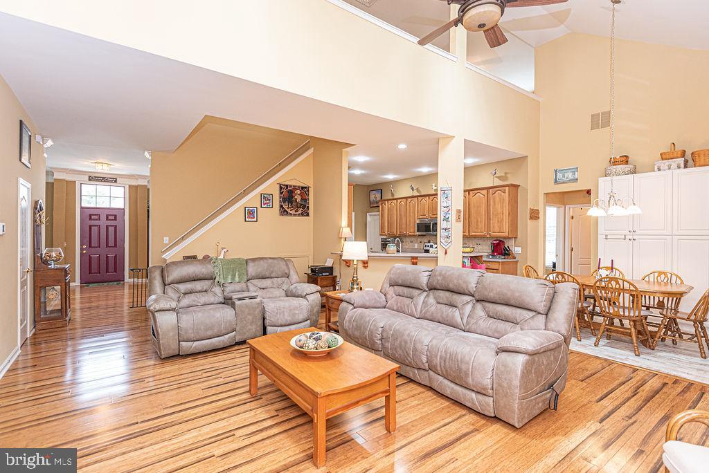 7 Long Point Ct Property Photo 8