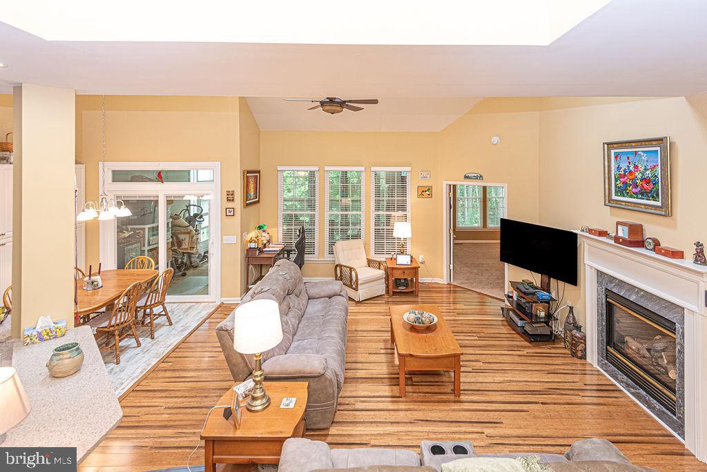 7 Long Point Ct Property Photo 9