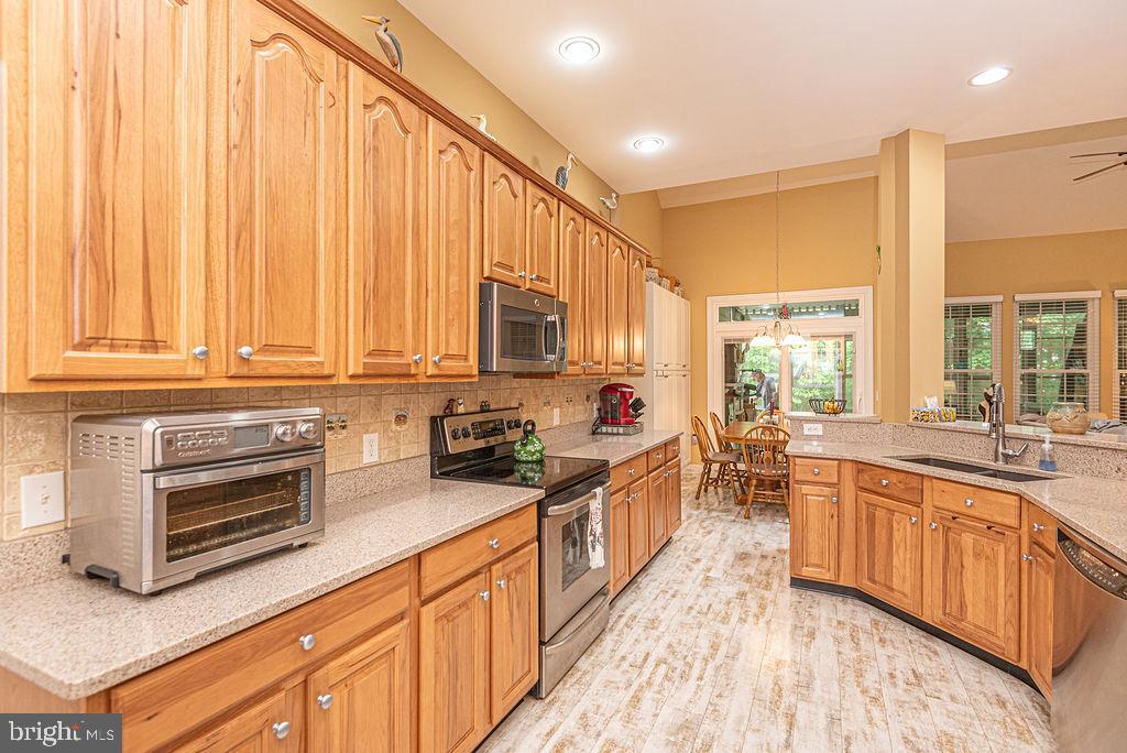 7 Long Point Ct Property Photo 10