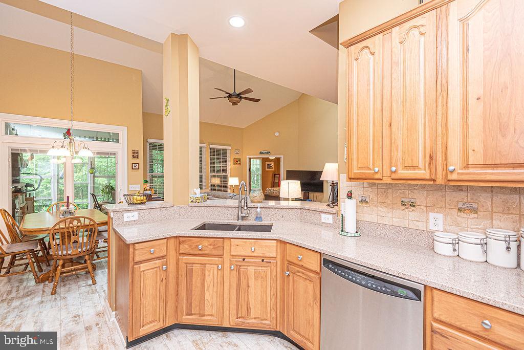 7 Long Point Ct Property Photo 12